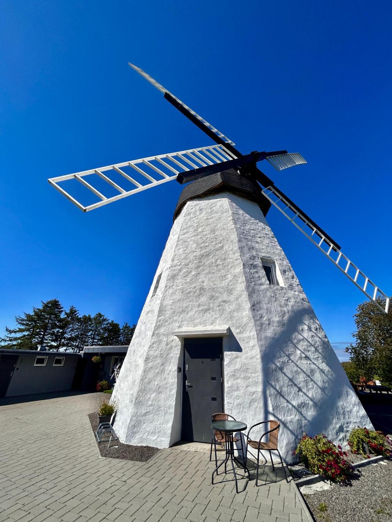 Apartamenty Molle Åkirkeby エクステリア 写真