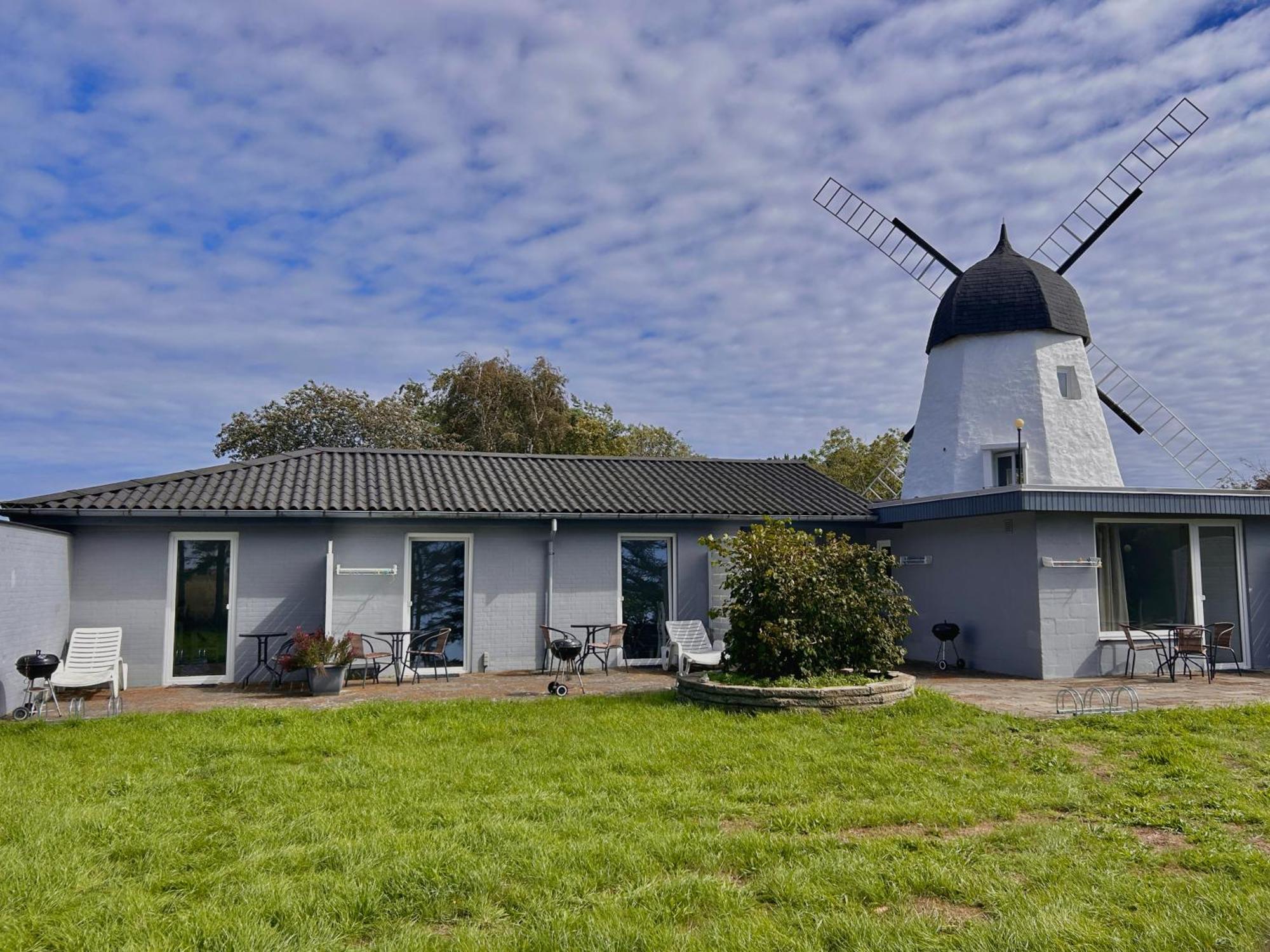 Apartamenty Molle Åkirkeby エクステリア 写真